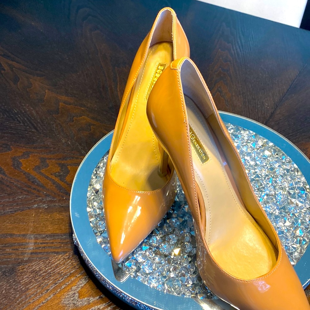 BCBG Used like new  heels size 9.5